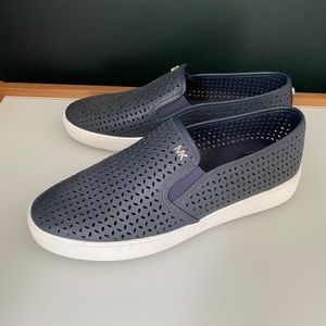 Micheal Kors navy flats